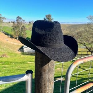 Black Womens Cowgirl Chic Hat